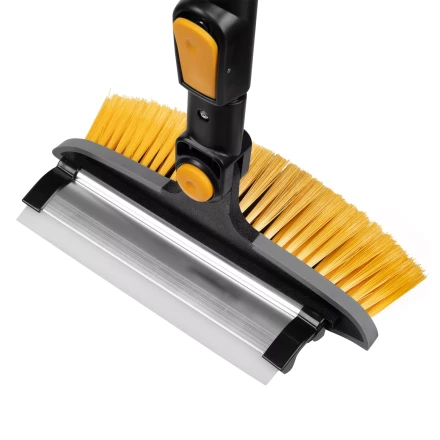 Щетка-сметка со скребком, телескоп, поворотная голова, водосгон 950-1320 мм Denzel 55327 купить в Губкинске