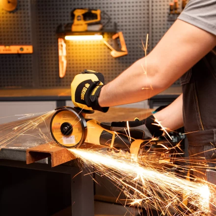 Машина углошлифовальная аккумуляторная бесщет. Denzel BLG-IB-18-125-0, Li-ion, 18 В 27004 купить в Губкинске