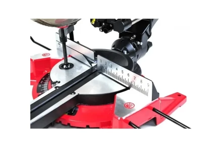 Пила торцовочная ELITECH ПТ 2030К (E2006.003.00) купить в Губкинске