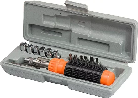 Отвертка реверсивная + биты + головки 15шт. в пласт.боксе  SPARTA 115565 купить в Губкинске