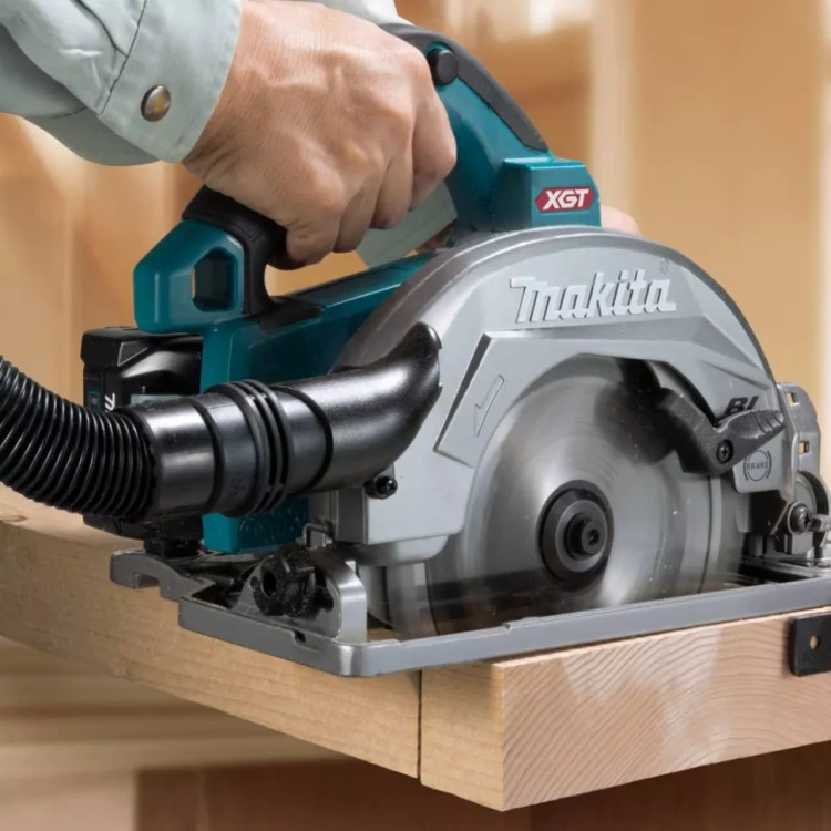 Аккумуляторная дисковая пила Makita XGT HS004GZ (без АКБ и ЗУ) купить в Губкинске