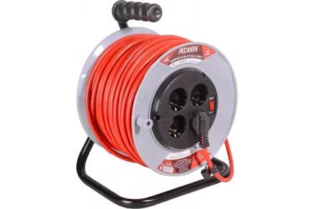 Удлинитель силовой на катушке Ресанта СУ-3х1,5-50/2 (с выкл., 4 розетки) 61/118/12 купить в Губкинске