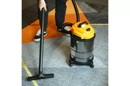 Пылесос промышленный DEKO DKVC-1400-15S, 015-0030 купить в Губкинске