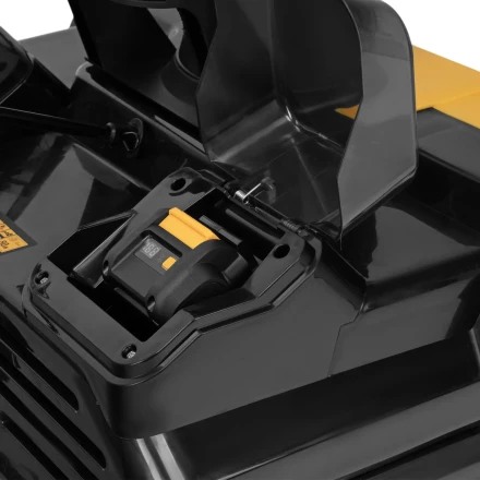 Снегоуборочная машина аккумуляторная, ESB-560Li, 560 мм, 40В, 2 АКБ 5 Ач, ЗУ, метал. шнек Denzel 97639 купить в Губкинске