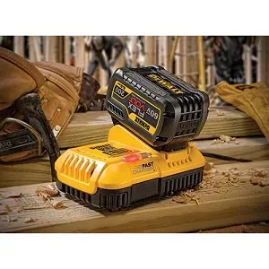 Зарядное устройство XR DCB118 Flexvolt DeWalt купить в Губкинске