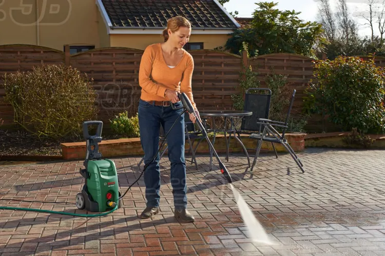 Минимойка-мойка высокого давления Bosch AQT 35-12 PLUS купить в Губкинске