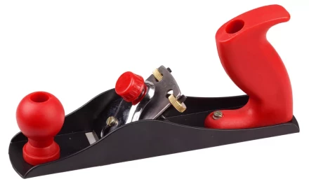 Рубанок ЗУБР &quot;МАСТЕР&quot; металлический, с регулируемым лезвием, 44х235мм 18640-23 купить в Губкинске