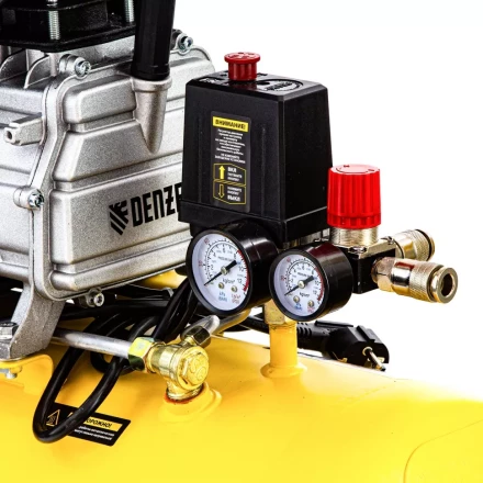 Компрессор воздушный прямой привод DC1700/50, 1.7 кВт, 50 литров, 260 л/мин Denzel 58164 купить в Губкинске