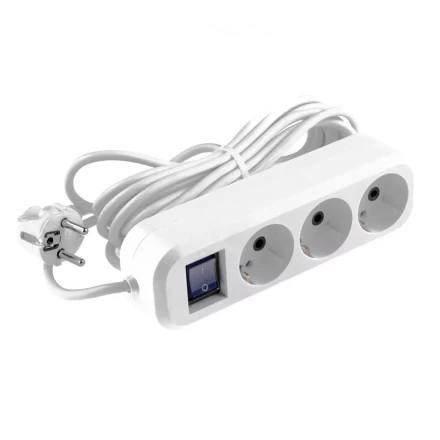 Удлинитель бытовой с заземлением и выключателем 5 м 3 розетки 10 A серия УХз10 Denzel 95973 купить в Губкинске