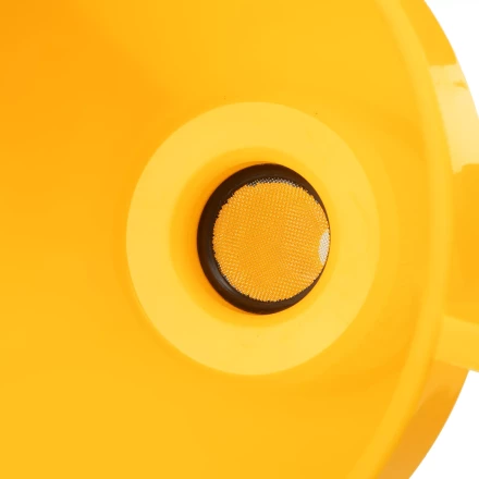 Воронка пластиковая 160 мм с металлическим ситом и гибким наконечником Denzel 537206 купить в Губкинске