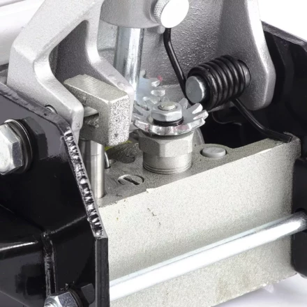 Домкрат гидравлический подкатной 3.5 т h подъема 145–490 мм с педалью MATRIX MASTER 51045 купить в Губкинске