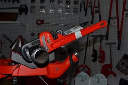 Прямой трубный ключ для тяжелых работ 12  31015 купить в Губкинске