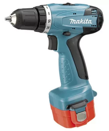 Аккумуляторная ударная дрель-шуруповерт Makita 8281DWАE купить в Губкинске