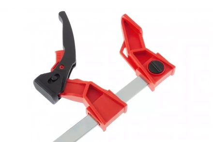 Струбцина реечная быстрозажимная усиленная пластиковый корпус рычажно-храповой механизм 150 х 100 х 306 мм штанга 5 х 22 мм Matrix 20725 купить в Губкинске