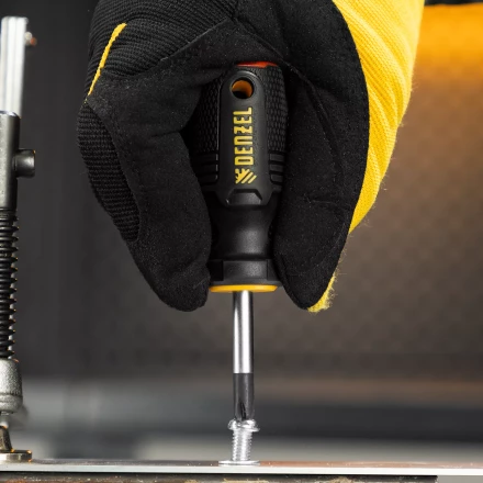 Отвертка, PH2х38 мм, S2, 3к рукоятка Denzel 121867 купить в Губкинске