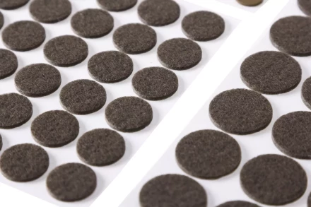 Набор STAYER &quot;COMFORT&quot;: Накладки самоклеящиеся на мебельные ножки, 175 шт, коричневые 40916-H175 купить в Губкинске