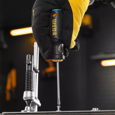 Отвертка, SL3х75 мм, S2, 3к рукоятка Denzel 121887 купить в Губкинске