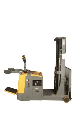Штабелер самоходный 1,5 т 4,5 м XILIN CPD15R с наклоном мачты и противовесом 24/320 В/Ач 1013117 купить в Губкинске