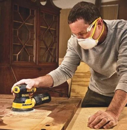 Шлифмашина ЭШМ DeWalt DWE6423 купить в Губкинске