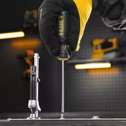 Отвертка, SL3х100 мм, S2, 3к рукоятка Denzel 121907 купить в Губкинске