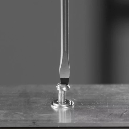 Отвертка, SL3х100 мм, S2, 3к рукоятка Denzel 121907 купить в Губкинске