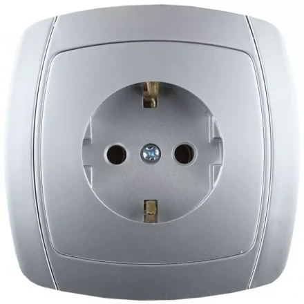 Розетка СВЕТОЗАР &quot;АКЦЕНТ&quot; одинарная в сборе, с заземлением, цвет серебристый металлик, 16А/~250В SV-54205-SM купить в Губкинске