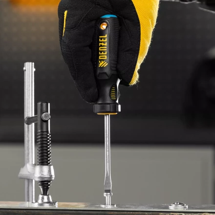 Отвертка, SL5x75 мм, S2, 3к рукоятка Denzel 121947 купить в Губкинске