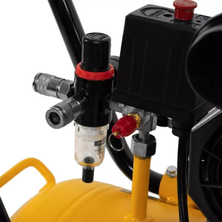 Компрессор безмасляный, малошумный DLS 1800/100,1800 Вт, 3x600, 100 л, 345 л/мин// Denzel 58028 купить в Губкинске