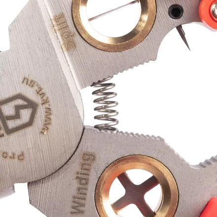 Мультитул-длинногубцы КВТ MT-03 (6 в 1) с функцией снятия изоляции и резки (102401) купить в Губкинске