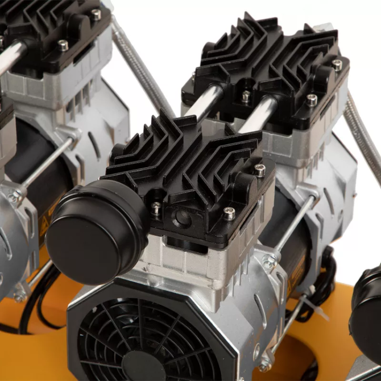 Компрессор безмасляный, малошумный  DLS 2250/100, 2250 Вт, 3x750, 100 л, 410 л/мин блок управления/ Denzel 58029 купить в Губкинске
