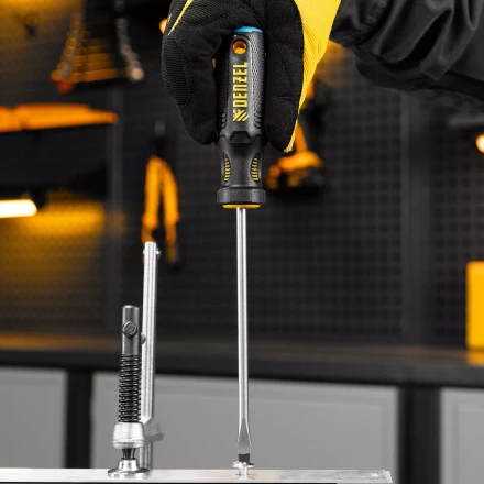 Отвертка, SL6x150 мм, S2, 3к рукоятка Denzel 121997 купить в Губкинске