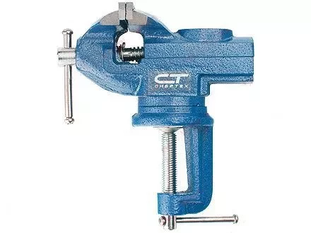 Тиски слесарные настольные поворотные ширина рабочих губок 65мм наковальня  СИБРТЕХ 18672 купить в Губкинске