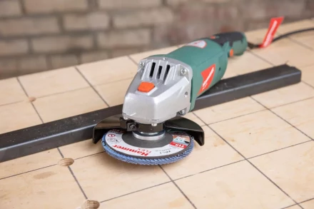 Круг Лепестковый Торцевой (КЛТ) HAMMER КЛТ 1 Ф115х22 Р60 213-002 купить в Губкинске