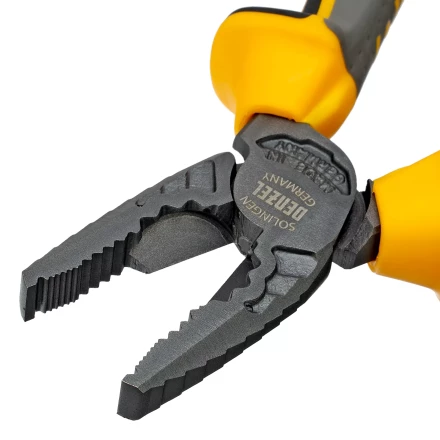 Плоскогубцы комбинированные 165 мм Denzel 17080, трехкомпонентные рукоятки купить в Губкинске