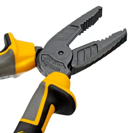 Плоскогубцы комбинированные 165 мм Denzel 17080, трехкомпонентные рукоятки купить в Губкинске