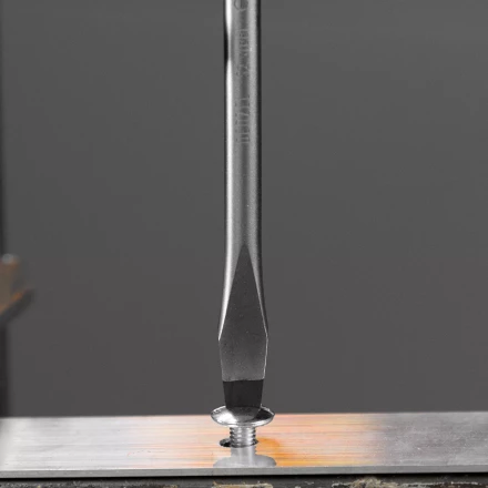 Отвертка Denzel, SL8x150 мм, S2, 3к рукоятка, 122007 купить в Губкинске