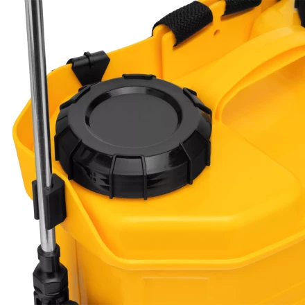 Опрыскиватель ранцевый аккумуляторный Denzel D-16LA, 16 л, 12 В, 8 Ач 64789 купить в Губкинске