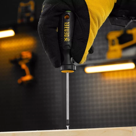 Отвертка, PZ0x75 мм, S2, 3к рукоятка Denzel 122037 купить в Губкинске