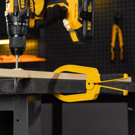 Струбцина клещеобразная Denzel, удлиненная 75 х 110 мм двухкомпонентные рукоятки, 20790 купить в Губкинске