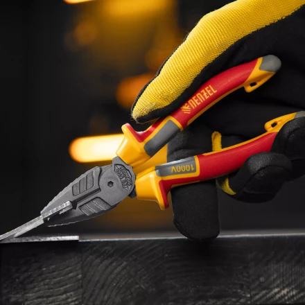 Плоскогубцы комбинированные Denzel 17085, диэлектрические трехкомпонентные рукоятки до 1000 В, 165 мм купить в Губкинске