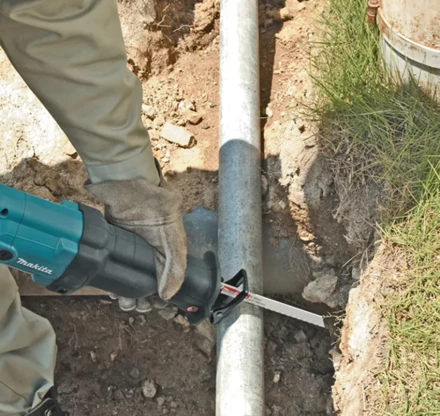 Пила сабельная Makita JR3050T купить в Губкинске