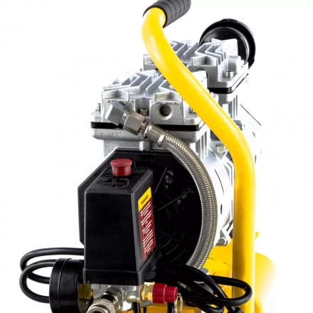 Компрессор безмаслянный Denzel DLS650/10 малошумный 58021 купить в Губкинске