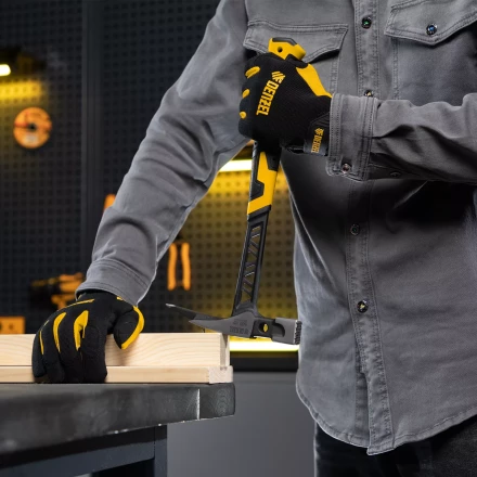 Молоток кровельщика 600 г, цельнокованый, боек с магнитом, двухкомп. обрезин. рук-ка Denzel 10623 купить в Губкинске