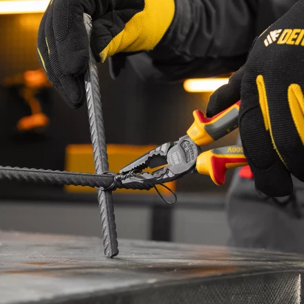 Плоскогубцы комбинированные Denzel 17086, диэлектрические трехкомпонентные рукоятки до 1000 В, 180 мм купить в Губкинске