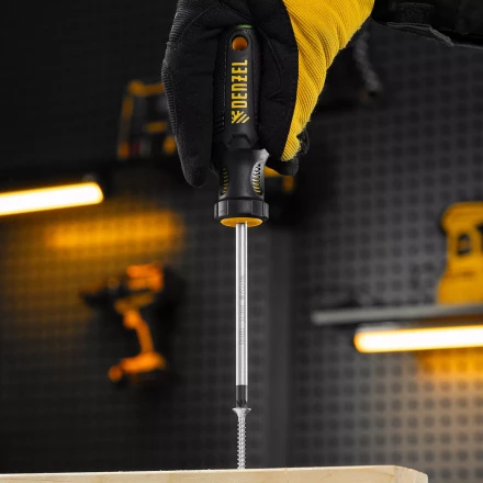 Отвертка, PZ2x100 мм, S2, 3к рукоятка Denzel 122077 купить в Губкинске