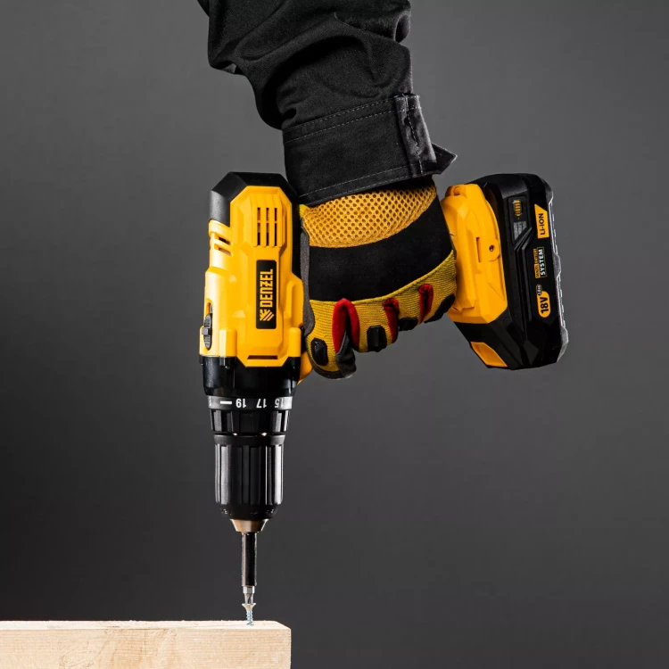 Батарея аккумуляторная Denzel B-18-2.0, Li-Ion, 18 В, 2,0 Ач 28435 купить в Губкинске