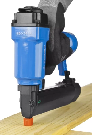 Степлер (гвозде/скобозабиватель) пневматический для скоб тип 55 (16-30 мм) и тип 300 (10-35 мм) 3192 серия ПРОФЕССИОНАЛ купить в Губкинске