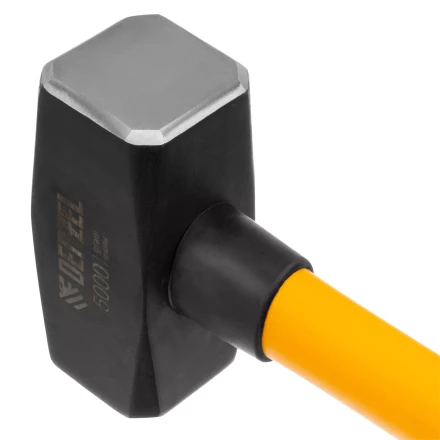 Кувалда 5000 г, кованая, фибергласовая  рукоятка c TPR покрытием, 880 мм Denzel 11024 купить в Губкинске