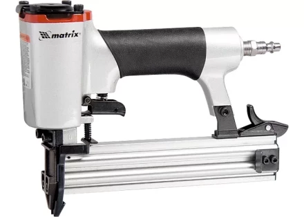 Нейлер пневматический для гвоздей от 10 до 32 мм 18GA MATRIX 57405 купить в Губкинске