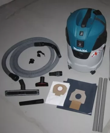 Пылесос промышленный Makita VC2512L купить в Губкинске
